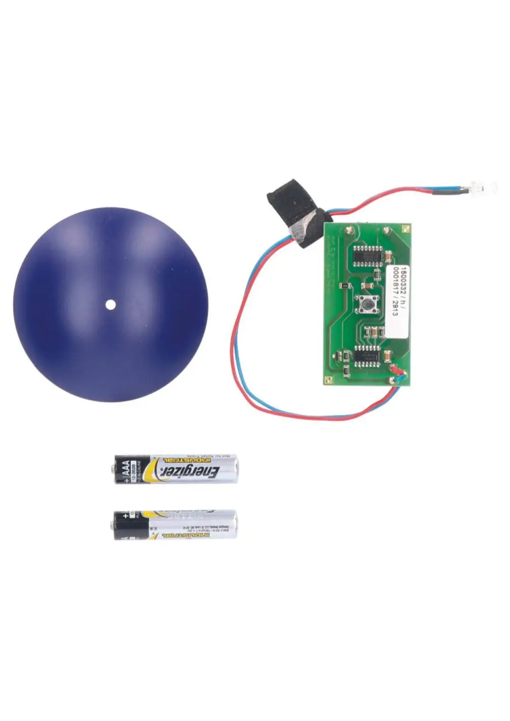 Lichtlader-Set von Judo mit einer blauen Abdeckung, einer Leiterplatte und zwei Batterien. Komponenten zur Installation in einem passenden Gerät.